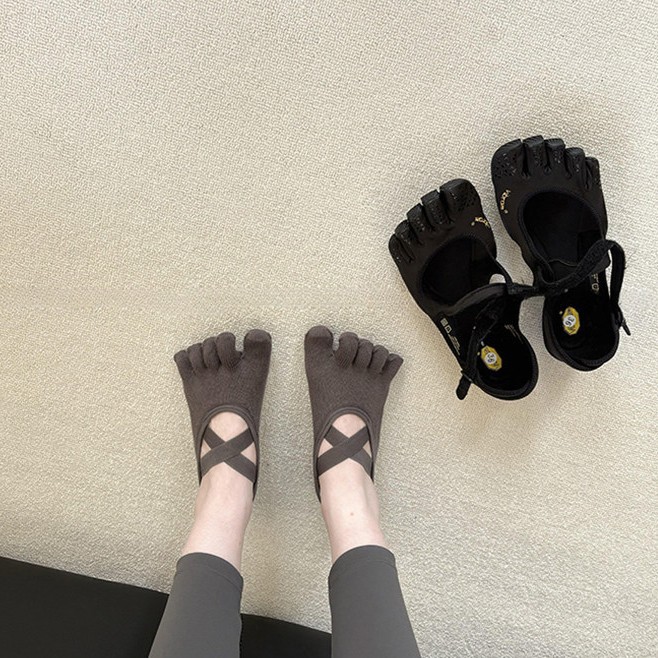 Kaos Kaki Yoga Wanita dengan T - Pilates And Yoga Studio ulasan dan harga